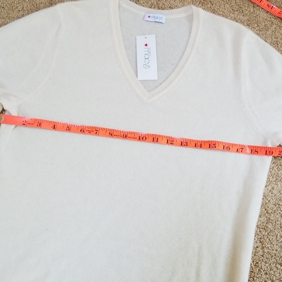 NWT! Macy's Ivory Size L Cashmere Sweater - Picture 6 of 7